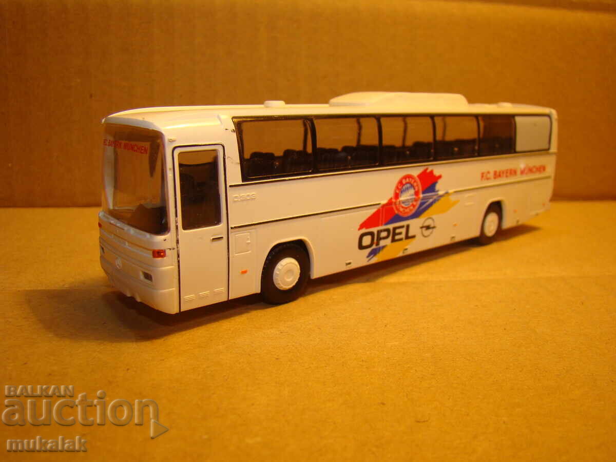 RIETZE H0 1/87 MERCEDES BENZ MODEL TROLLEY BUS - 6 RIETZE H0 1/87 MERCEDES BENZ MODEL TROLLEY BUS - 6