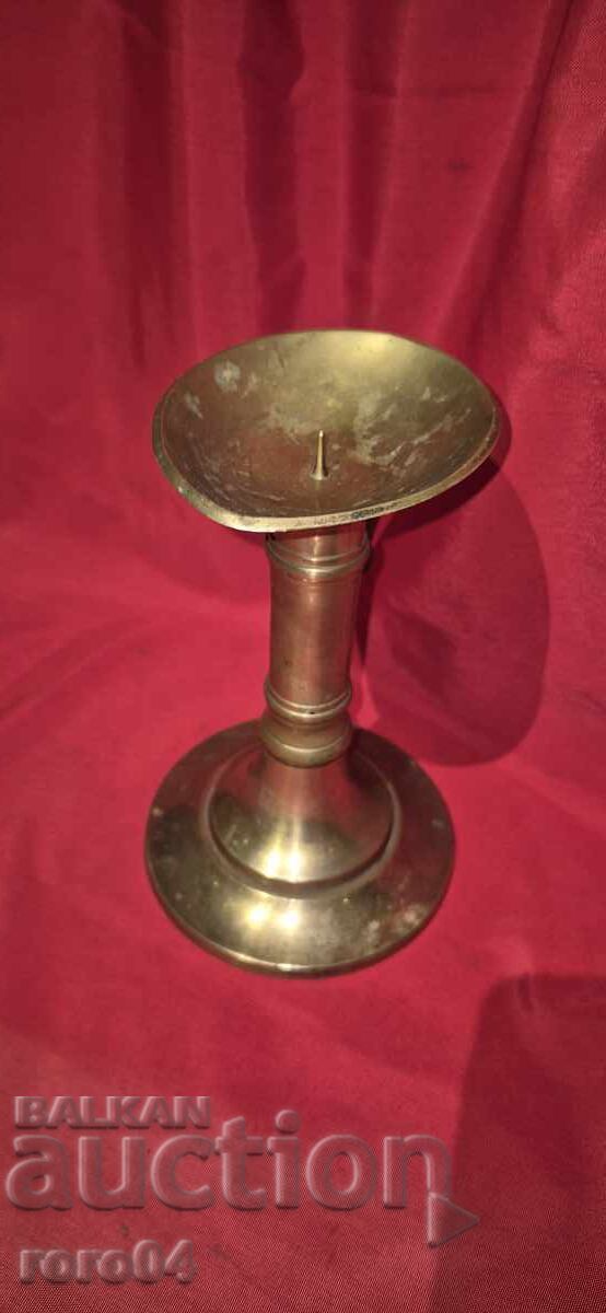 Delivery of LARGE OLD BRONZE / BRASS CANDLEHOLDER