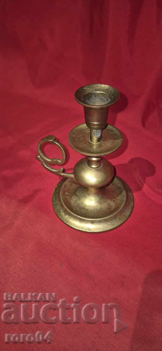 Auction OLD BRONZE / BRASS CANDLEHOLDER Auction OLD BRONZE / BRASS CANDLEHOLDER