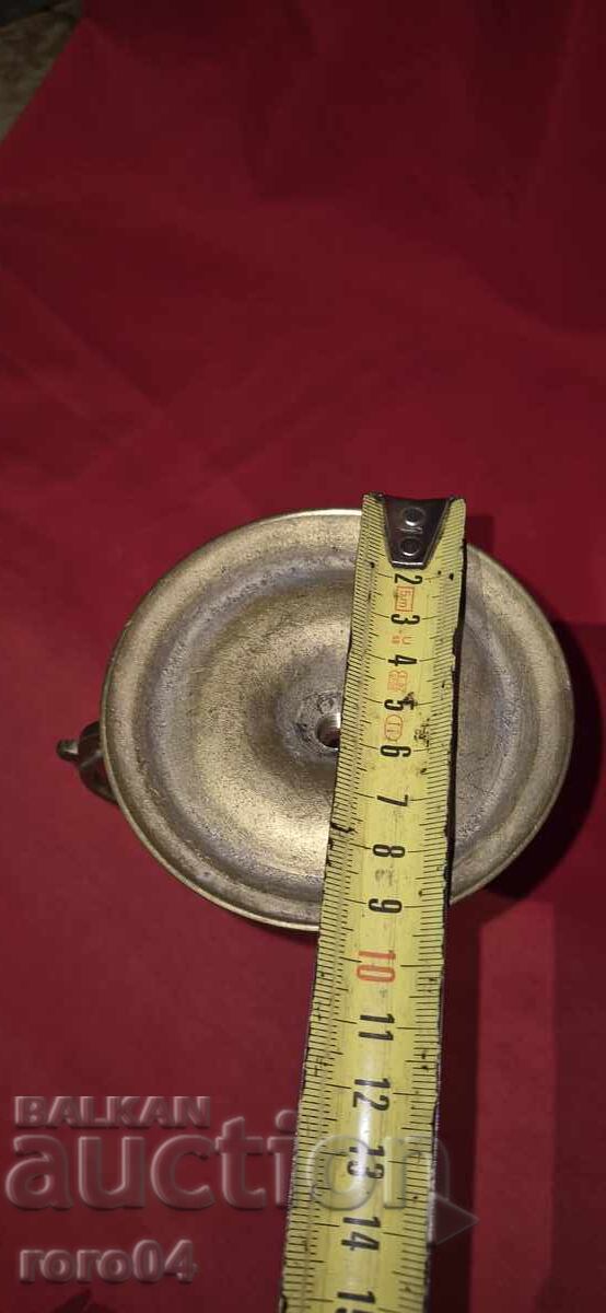 OLD BRONZE / BRASS CANDLEHOLDER - 6 OLD BRONZE / BRASS CANDLEHOLDER - 6