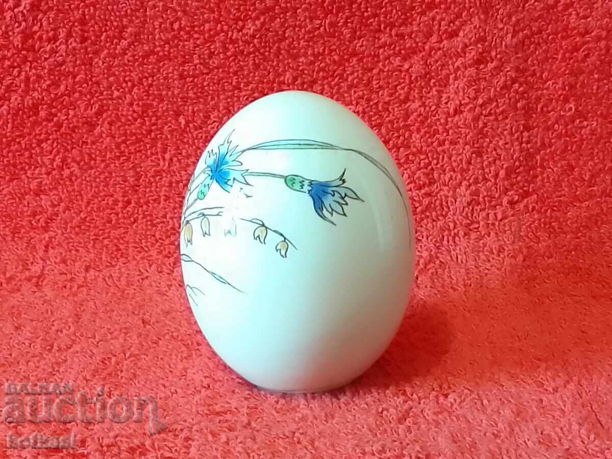 Figurină veche din porțelan cu semnătura Egg flowers cu preț € 18.50 | 36.18 BGN