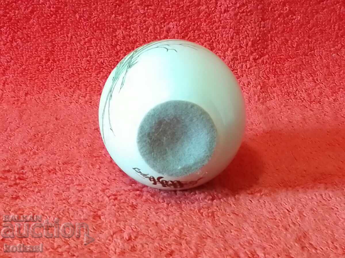 Figurină veche din porțelan cu semnătura Egg flowers - 6