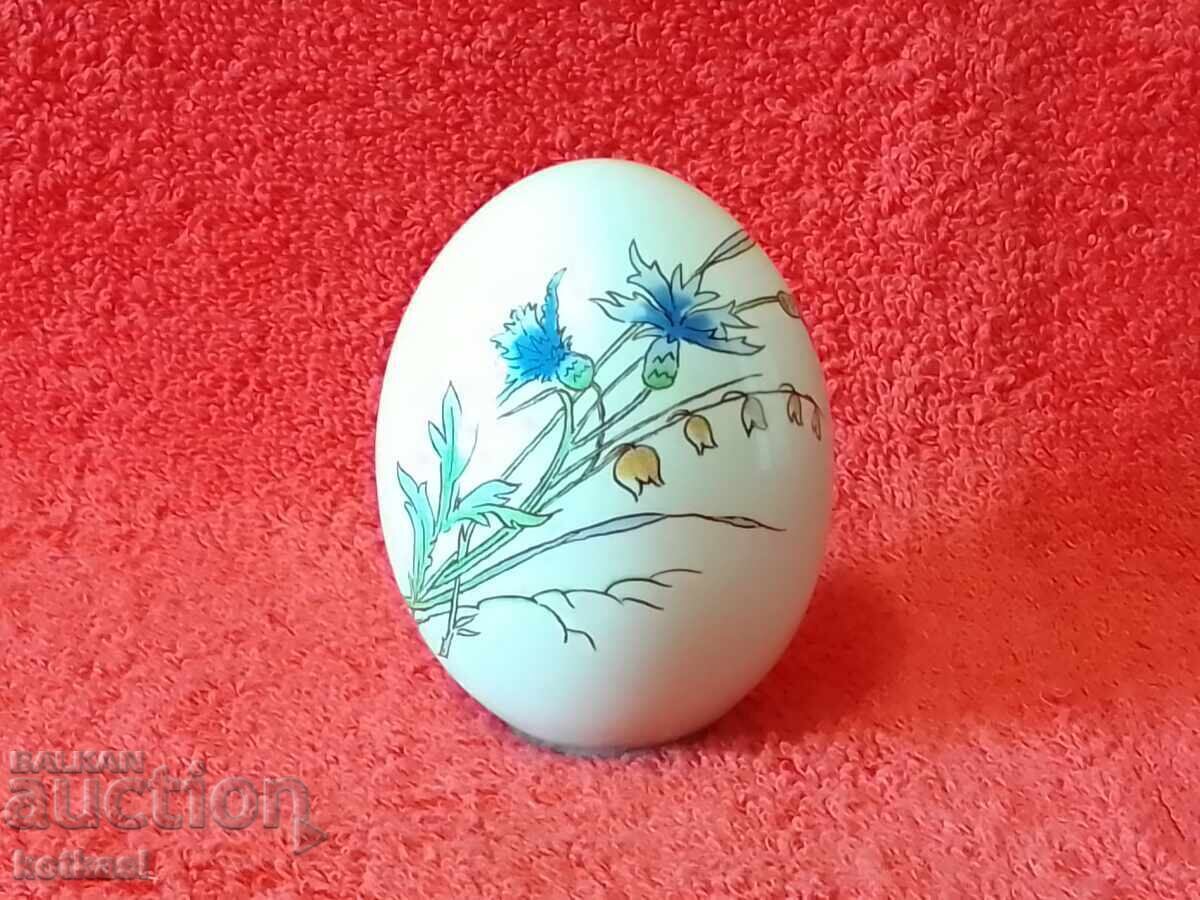 Figurină veche din porțelan cu semnătura Egg flowers