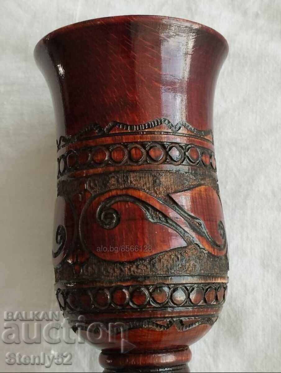 Vază indiană cu sculptură în lemn, realizată din lemn indian cu preț € 25.00 | 48.90 BGN