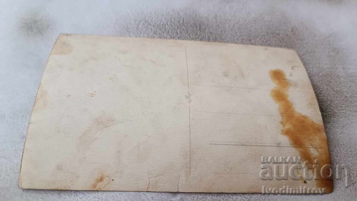 Photo Young girl with price 1.65 BGN | € 0.84 Photo Young girl with price 1.65 BGN | € 0.84