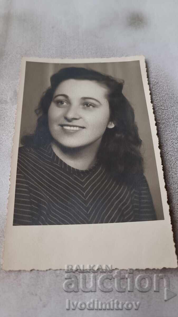 Photo Young Girl 1942