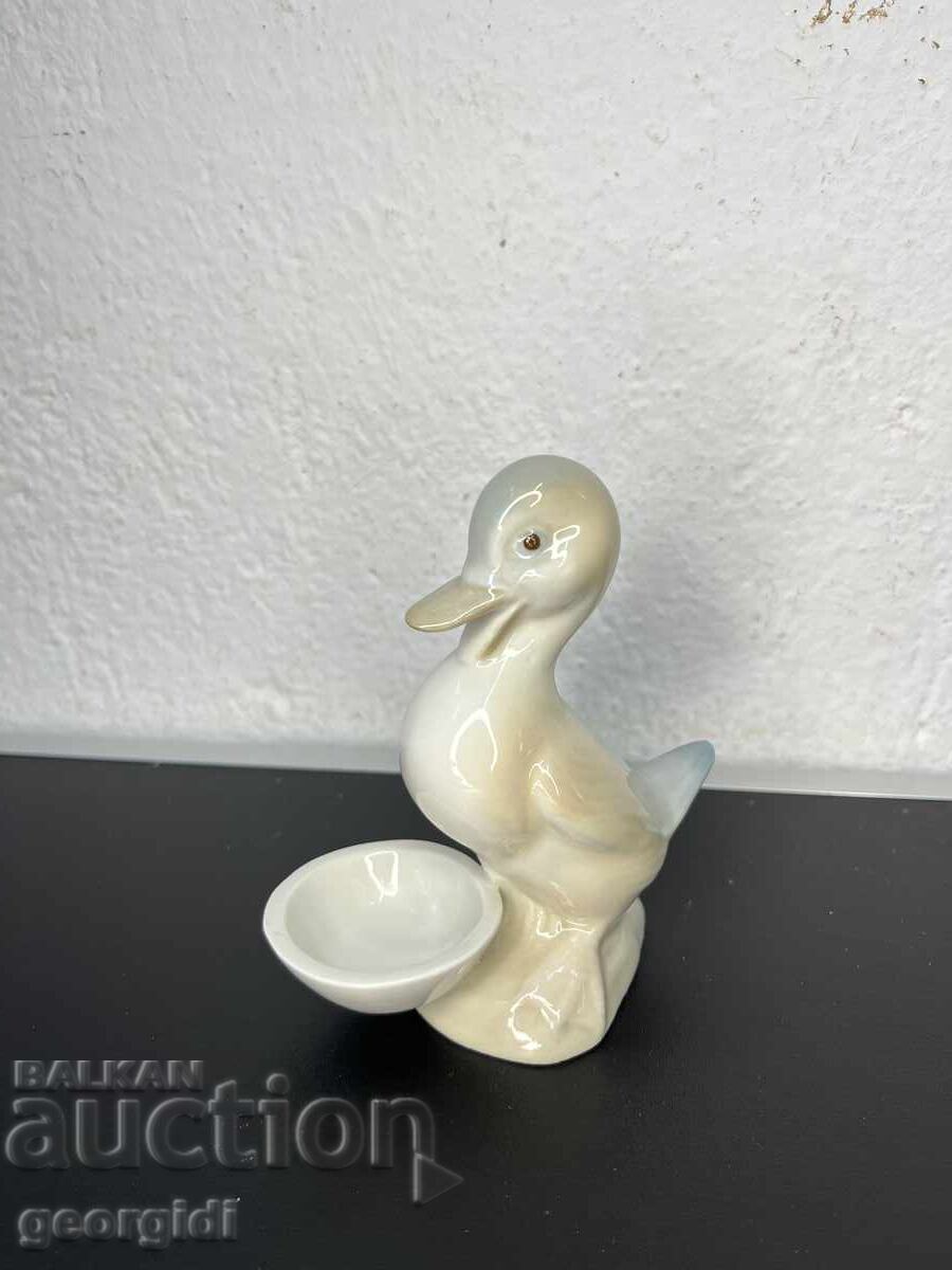 Spanish porcelain duck figurine. No. 6312