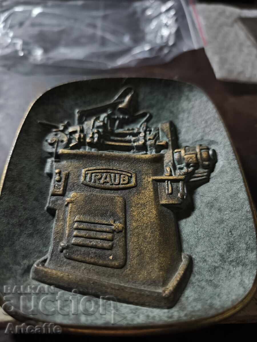 Delivery of bronze plaque Delivery of bronze plaque