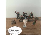 Soldiers old soc retro toys cowboys indians knights