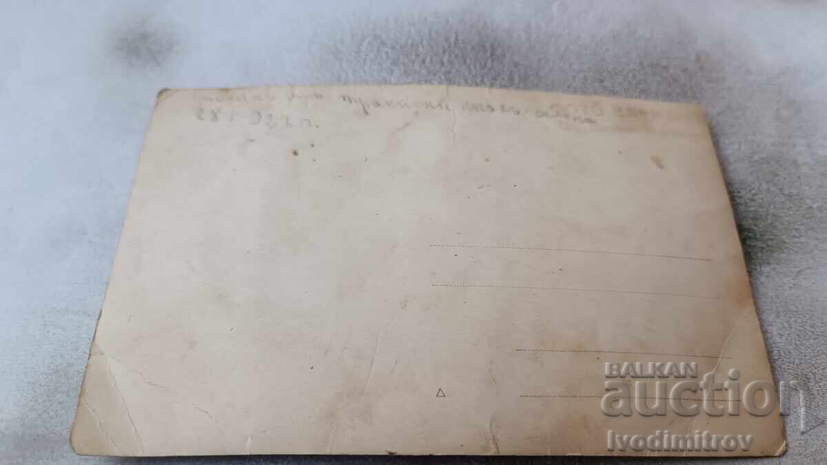 Photo Plovdiv Girls in the salon of Thracian Hero 1927 with price 13.45 BGN | € 6.88 Photo Plovdiv Girls in the salon of Thracian Hero 1927 with price 13.45 BGN | € 6.88