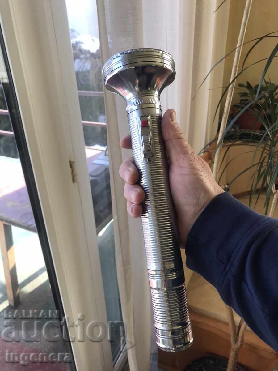 Auction  LANTERN FLASHLIGHT SPOTLIGHT METAL