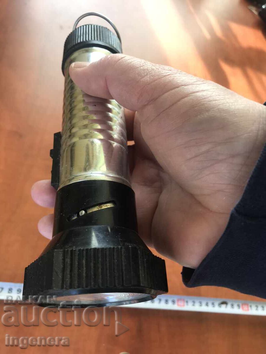 Auction LANTERN FLASHLIGHT SPOTLIGHT METAL Auction LANTERN FLASHLIGHT SPOTLIGHT METAL