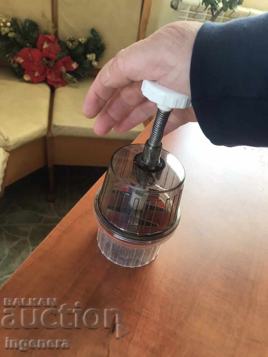 Auction KNIFE UTENSIL CUTTING UTENSIL IN THE KITCHEN Auction KNIFE UTENSIL CUTTING UTENSIL IN THE KITCHEN