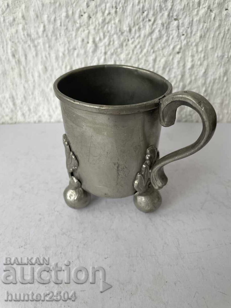 Bol cu maner -9/6,5 cm cu preț € 22.95 | 44.89 BGN Bol cu maner -9/6,5 cm cu preț € 22.95 | 44.89 BGN