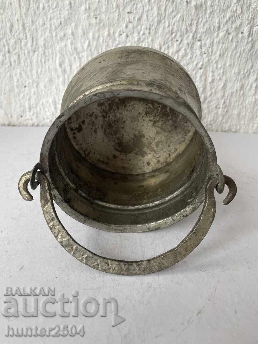 Καζάνι, μικρό - 8/10 cm με τιμή 49.95 BGN | € 25.54 Καζάνι, μικρό - 8/10 cm με τιμή 49.95 BGN | € 25.54