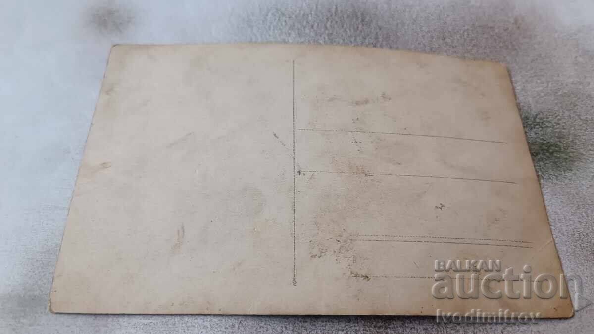 Снимка Младо момиче с цена 2.35 лв. | € 1.20