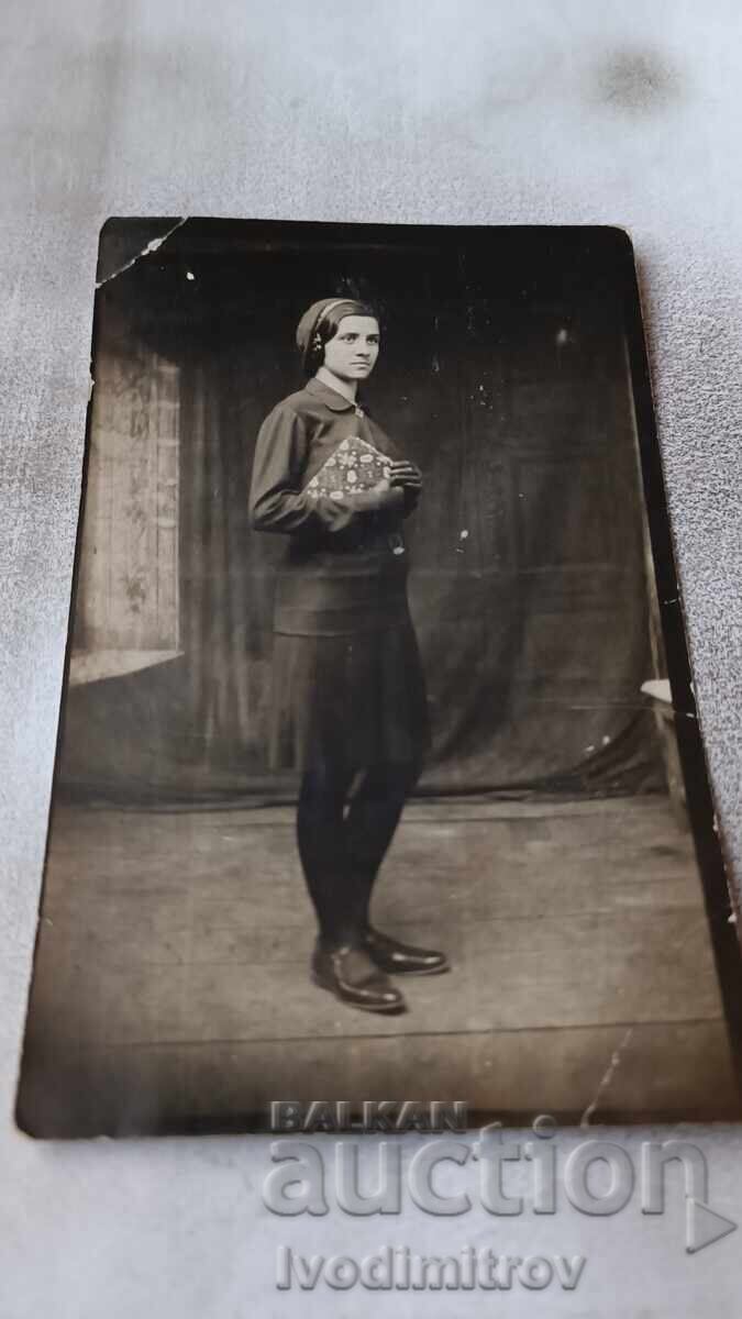 Снимка Младо момиче