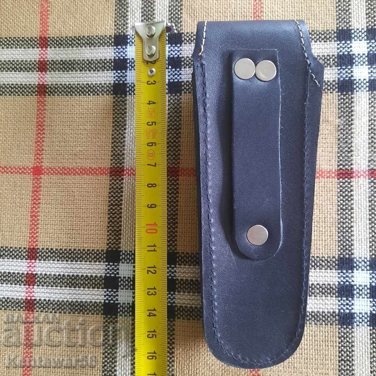 Husa din piele (cutie) pentru un cutit pliant - nou. cu preț 10.00 BGN | € 5.11