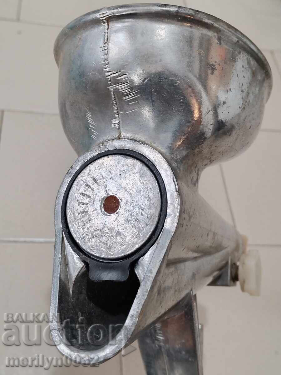 Аукцион Стара машинка за цедене плодове и зеленчуци СССР мелачка Аукцион Стара машинка за цедене плодове и зеленчуци СССР мелачка