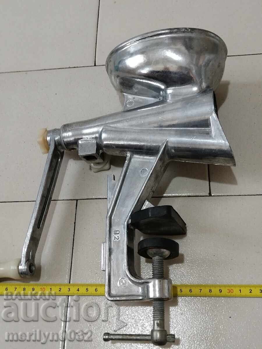 Стара машинка за цедене плодове и зеленчуци СССР мелачка - 6 Стара машинка за цедене плодове и зеленчуци СССР мелачка - 6