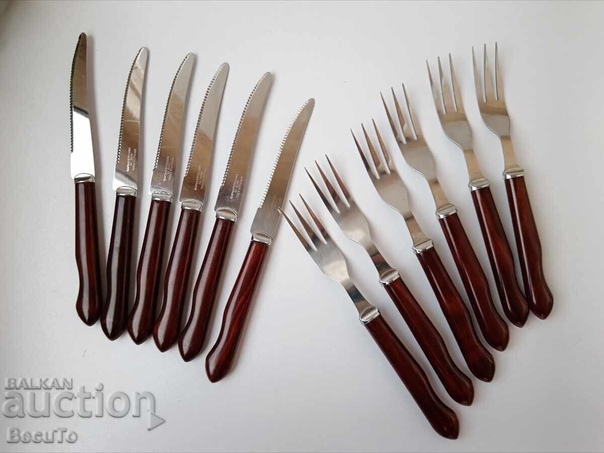 Tacâmuri cu friptură Sheffield, Anglia. Stare excelenta cu preț 40.00 BGN | € 20.45 Tacâmuri cu friptură Sheffield, Anglia. Stare excelenta cu preț 40.00 BGN | € 20.45