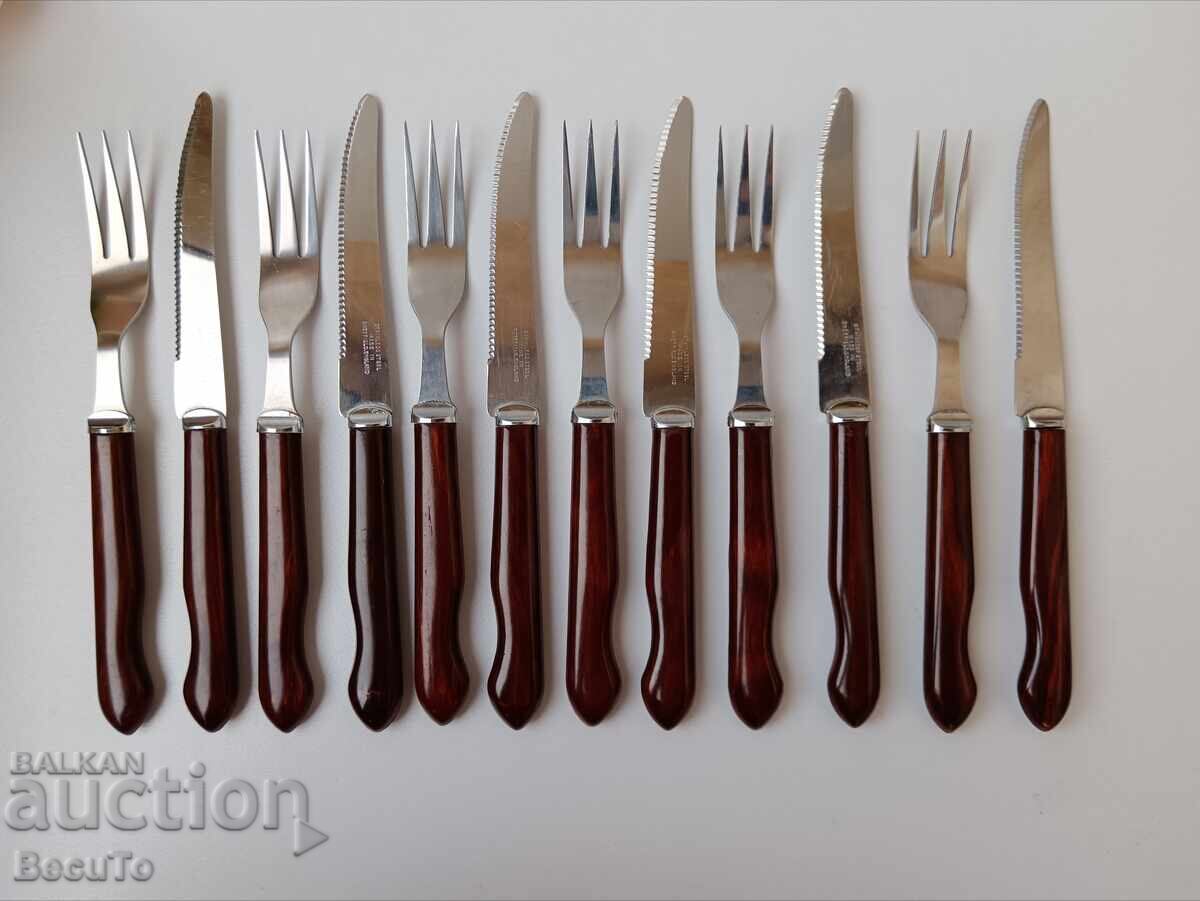 Sheffield steak cutlery, England. Excellent condition.