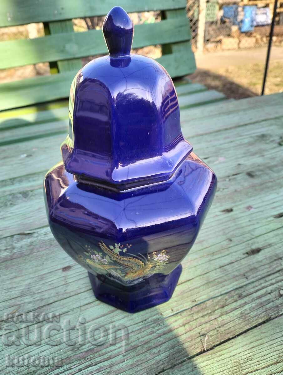 Порцеланова бонбониера Порцеланова бонбониера