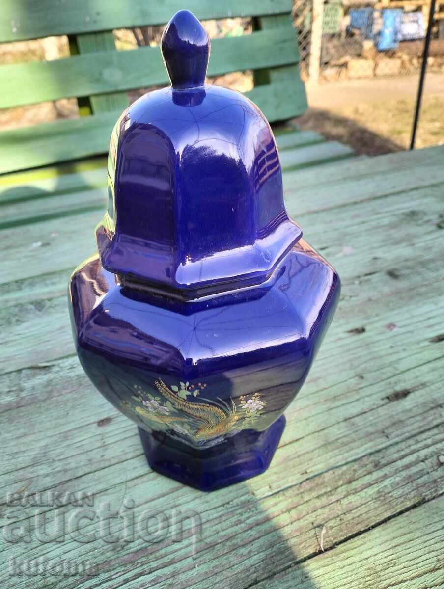 Cutie de bomboane din portelan