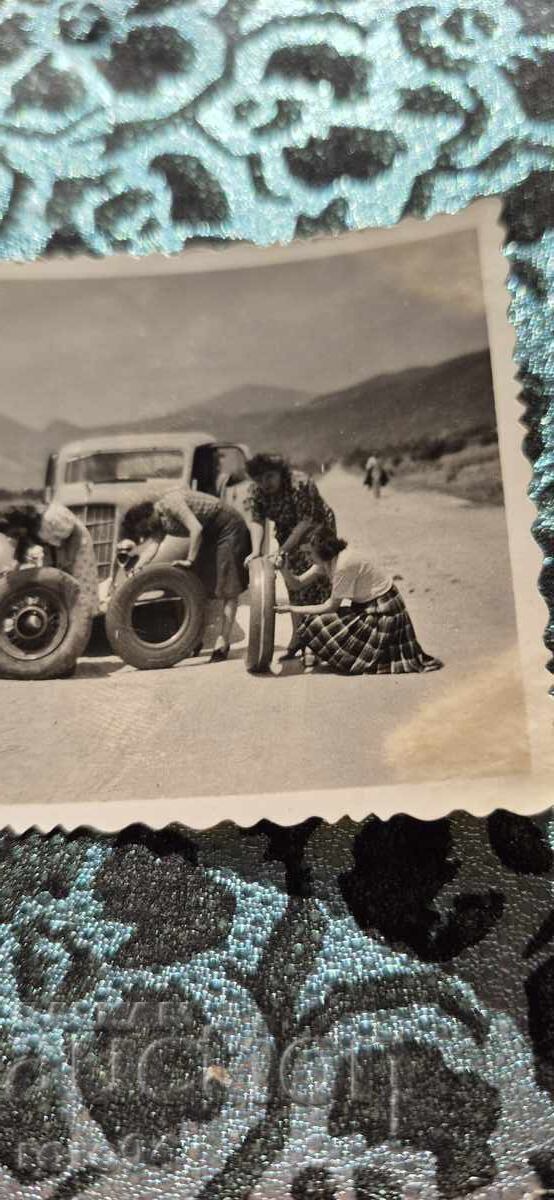 Auction  What kind of women were there back then...