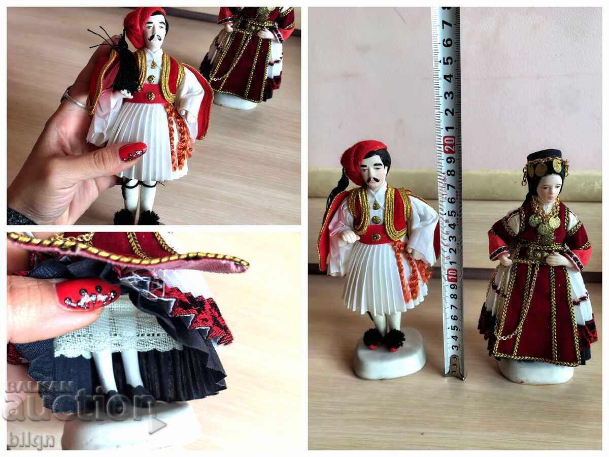 Collectible Porcelain Figures National Costumes - 7 Collectible Porcelain Figures National Costumes - 7
