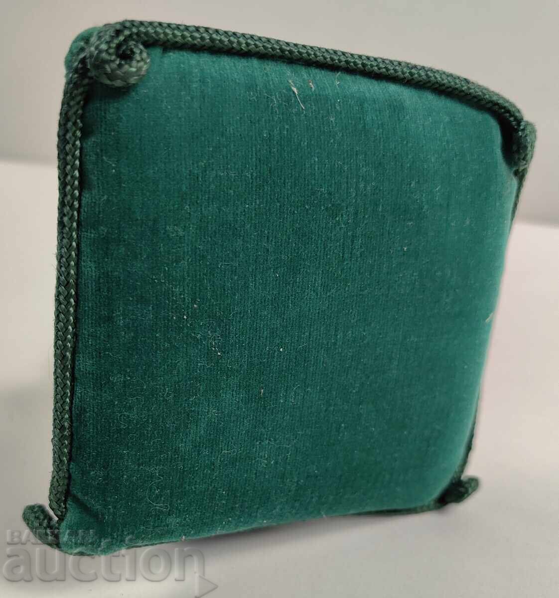 BAREFOOT GIRL PORCELAIN FIGURE PORCELAIN STATUETTE with price 29.00 BGN | € 14.83 BAREFOOT GIRL PORCELAIN FIGURE PORCELAIN STATUETTE with price 29.00 BGN | € 14.83