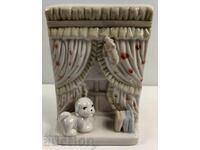 DOG CAT CURTAINS PORCELAIN FIGURE STATUETTE PORCELAIN