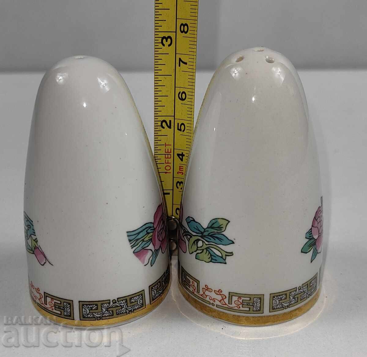 Delivery of PAIR OF SALT SAKES PORCELAIN PORCELAIN SALT SAKES Delivery of PAIR OF SALT SAKES PORCELAIN PORCELAIN SALT SAKES