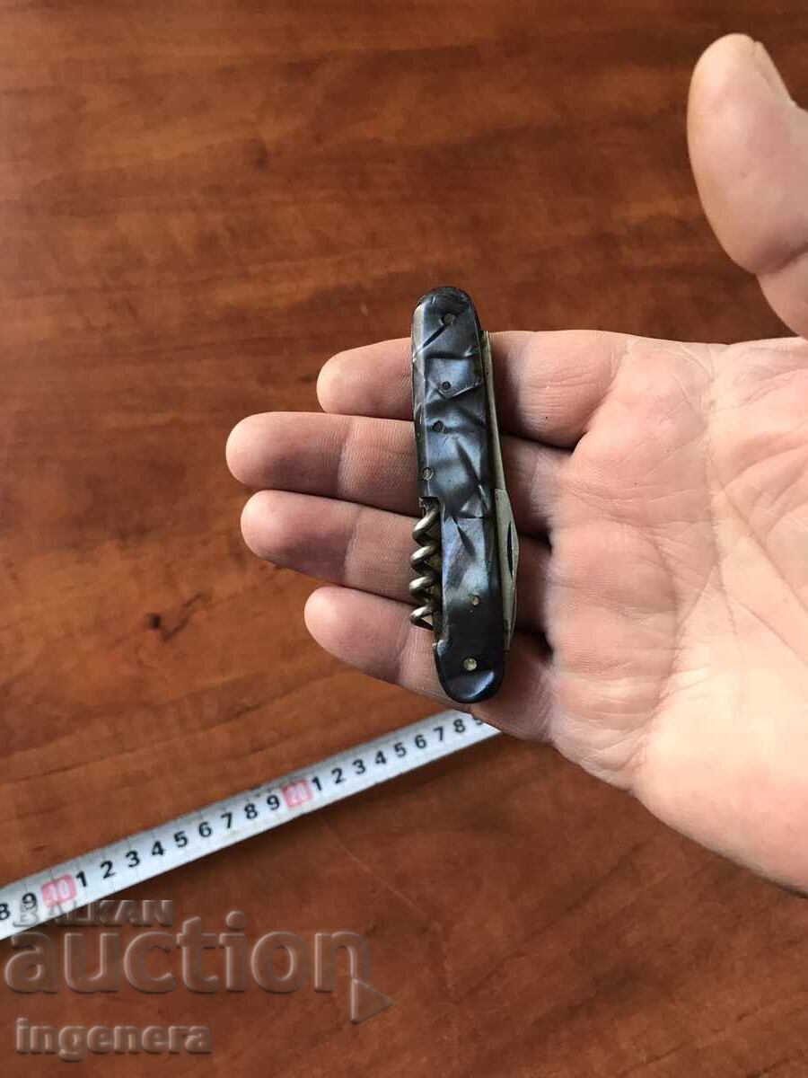 Delivery of FOLDING KNIFE, OLD BLADE, WOODEN HANDLE Delivery of FOLDING KNIFE, OLD BLADE, WOODEN HANDLE