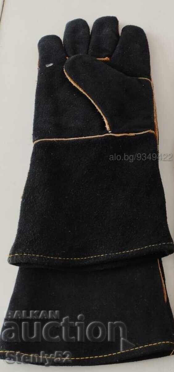 Suede welding gloves XXL with price 20.00 BGN | € 10.23 Suede welding gloves XXL with price 20.00 BGN | € 10.23