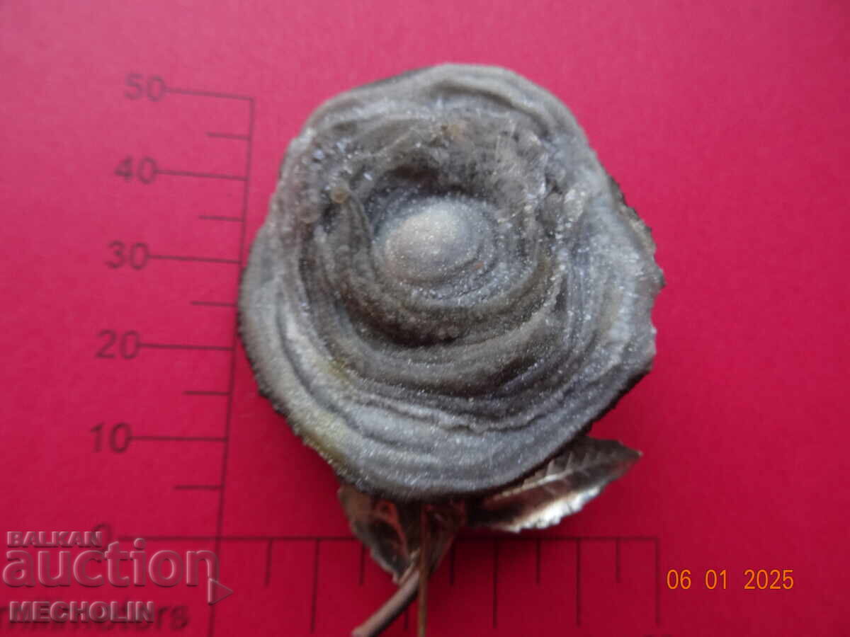 Delivery of COLLECTIBLE OLD CHALCEDON ROSE BROOCH Delivery of COLLECTIBLE OLD CHALCEDON ROSE BROOCH