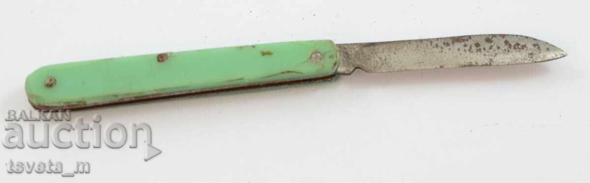 Παράδοση Ένα μικρό μαχαίρι τσέπης Παράδοση Ένα μικρό μαχαίρι τσέπης