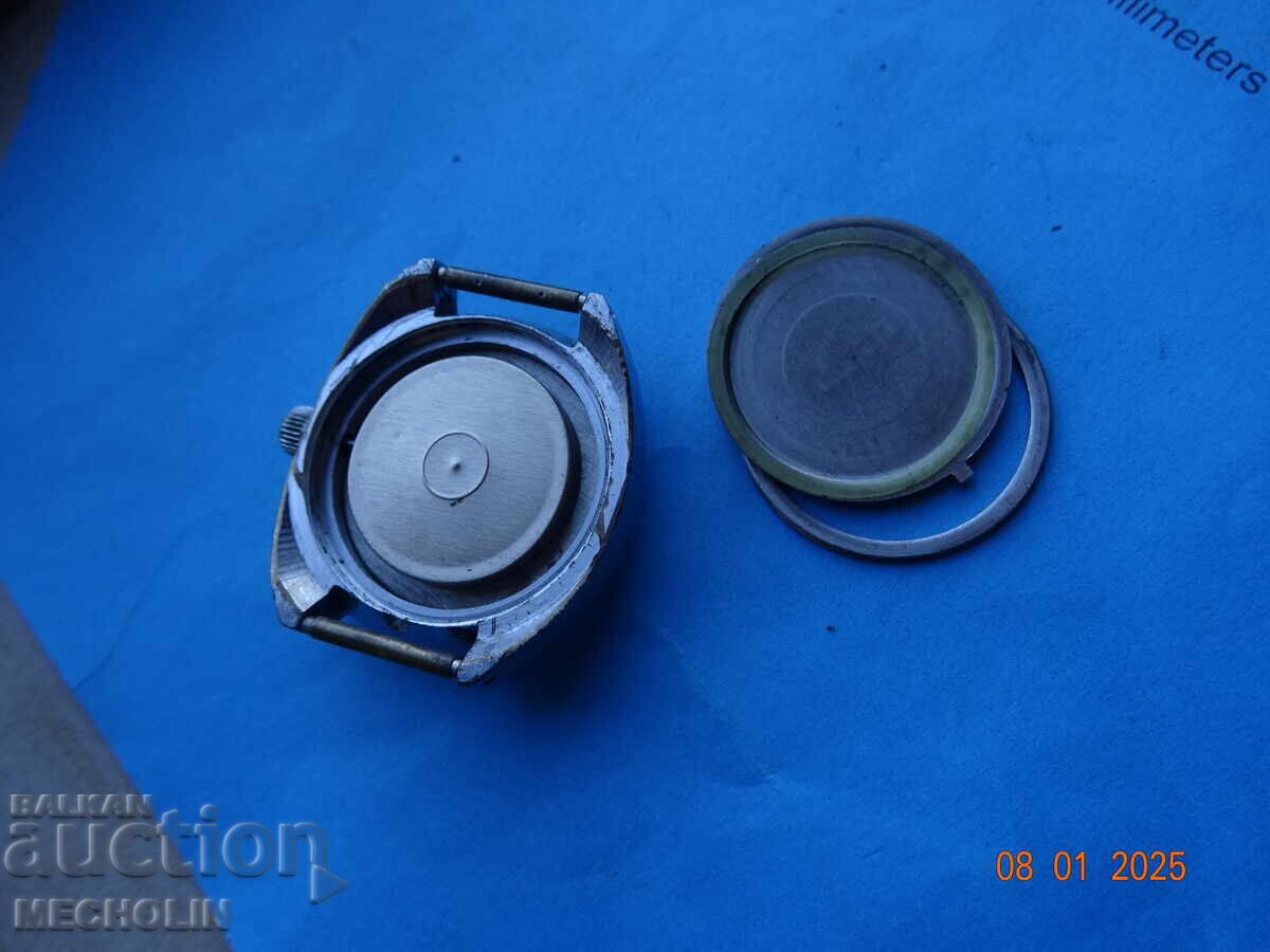 COLLECTIBLE RUSSIAN WATCH ZARYA OLYMPIAD 1980 - 6 COLLECTIBLE RUSSIAN WATCH ZARYA OLYMPIAD 1980 - 6