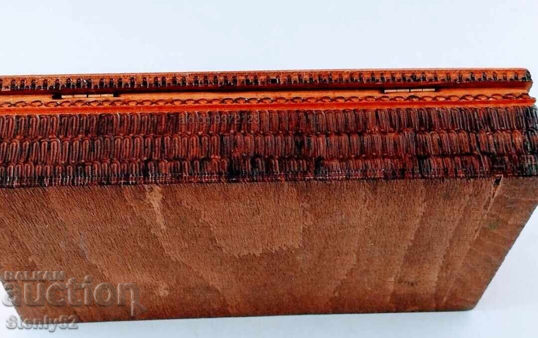 Delivery of Old wooden pyrographed box from Soca. Delivery of Old wooden pyrographed box from Soca.