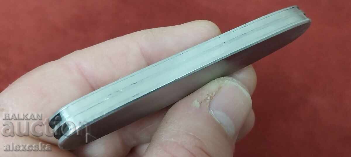 Παράδοση Μαχαίρι τσέπης - Πολωνία