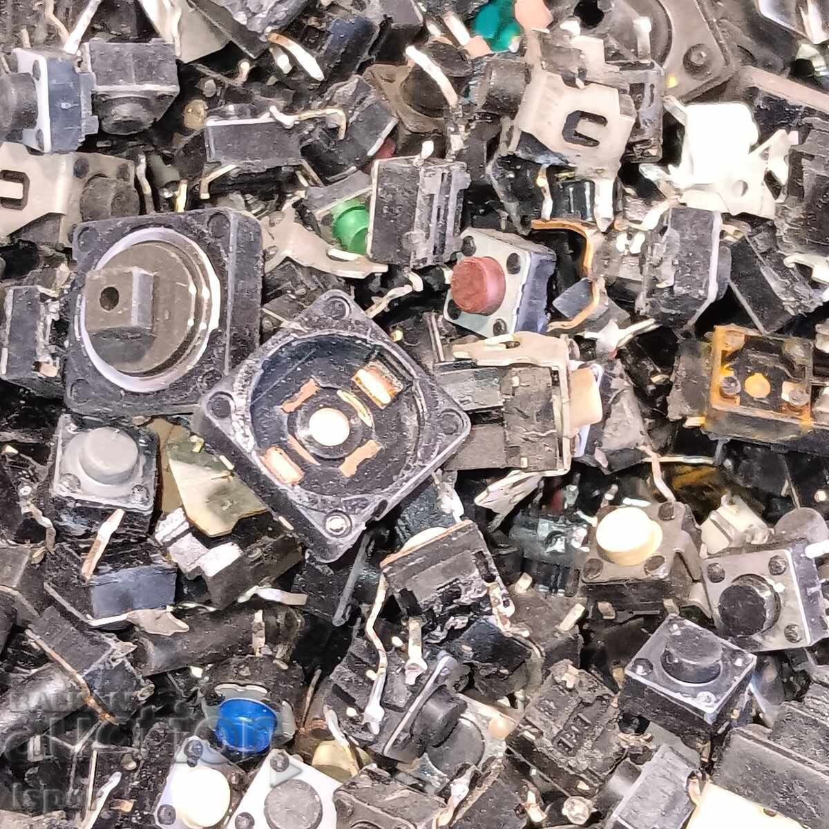 Buttons 200 g with price 10.00 BGN | € 5.11