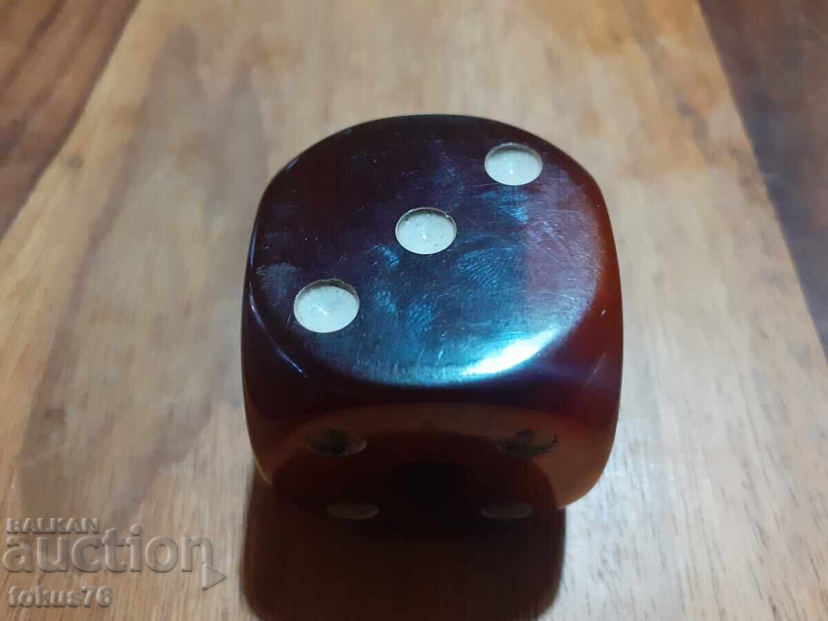 Big dice - old catalin with price 950.00 BGN | € 485.73 Big dice - old catalin with price 950.00 BGN | € 485.73