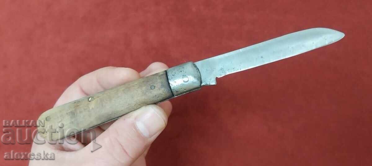 Licitație Cuțit pliabil vechi Licitație Cuțit pliabil vechi