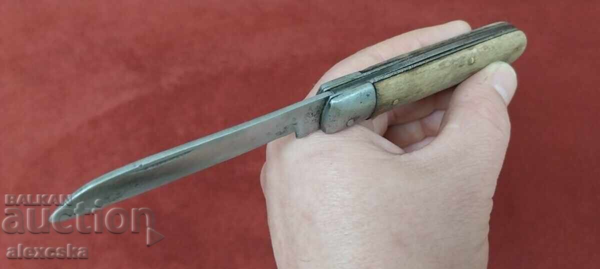 Livrarea Cuțit pliabil vechi Livrarea Cuțit pliabil vechi