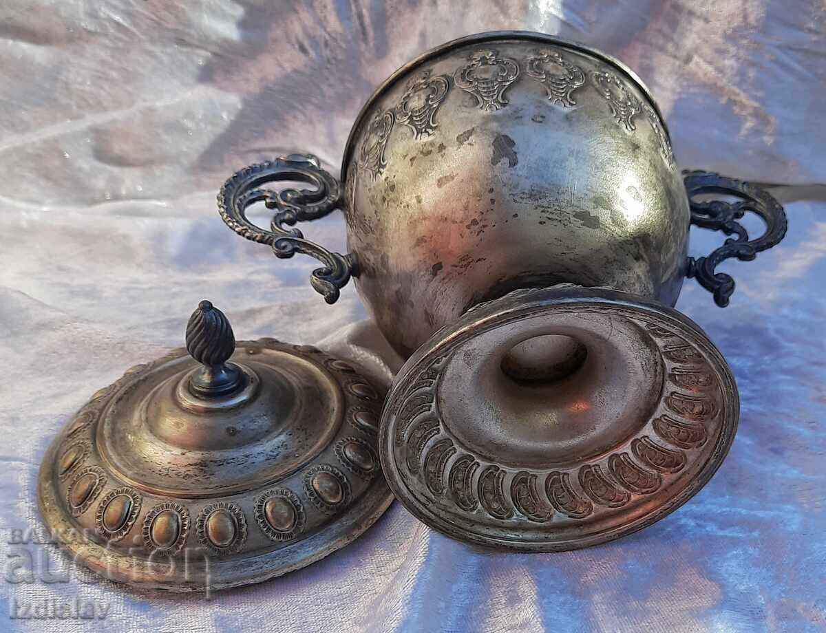 Auction  Antique sugar mill before 1900