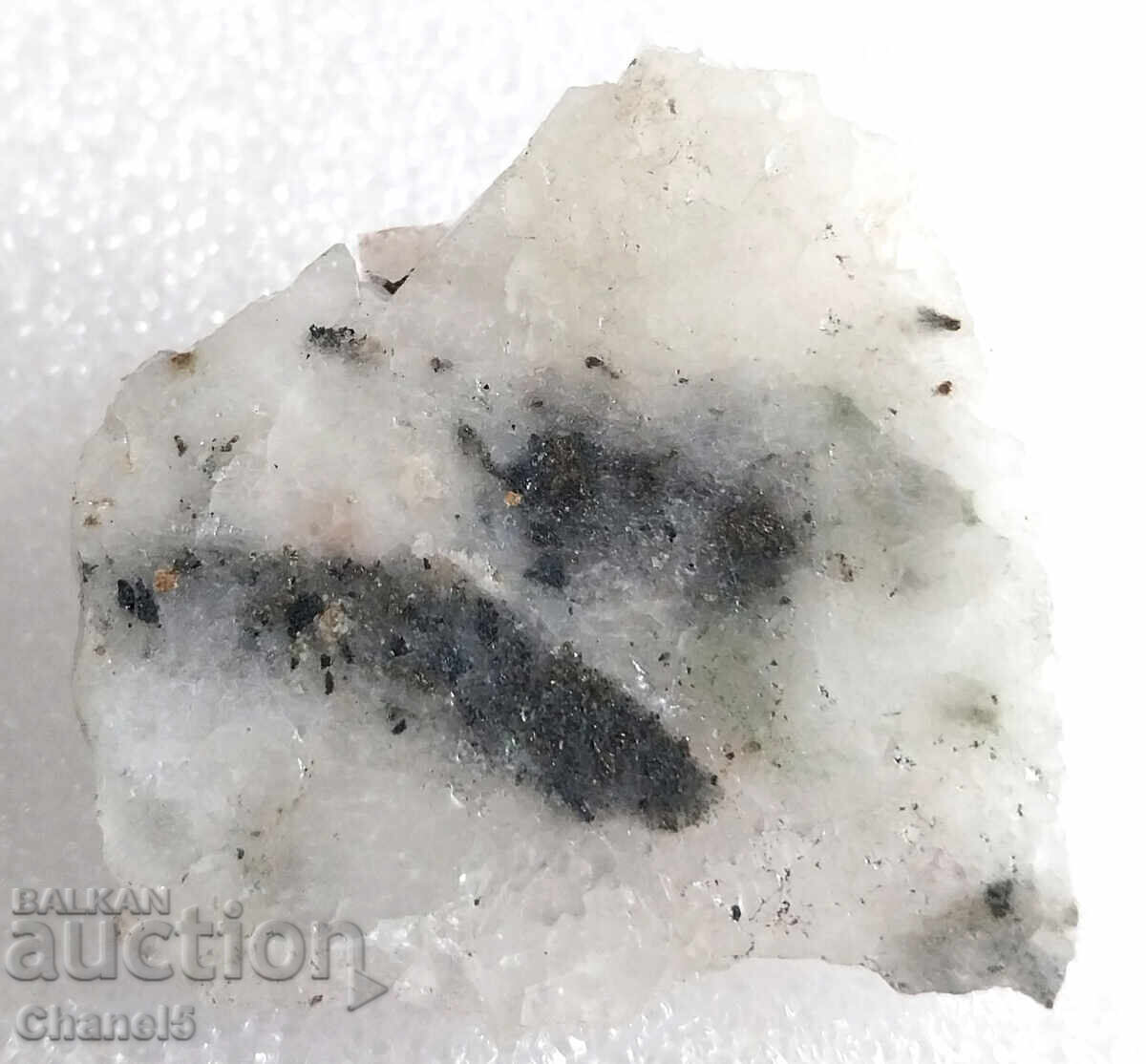 Auction QUARTZ WITH PYRITE - THIN SLAB - 49.05 ct- (687) Auction QUARTZ WITH PYRITE - THIN SLAB - 49.05 ct- (687)