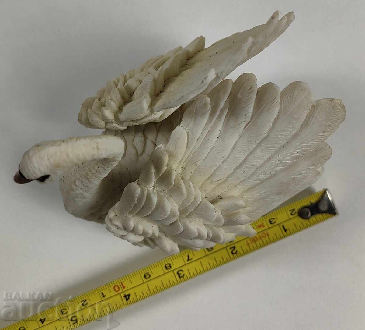 Auction SWAN FIGURE STATUETTE HEALTHY MATERIAL UNKNOWN Auction SWAN FIGURE STATUETTE HEALTHY MATERIAL UNKNOWN