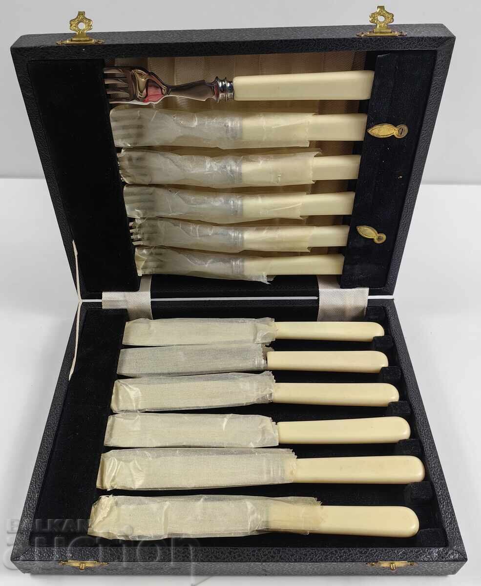 FORKS AND KNIVES IN A BOX CUTLERY SET USED KNIFE