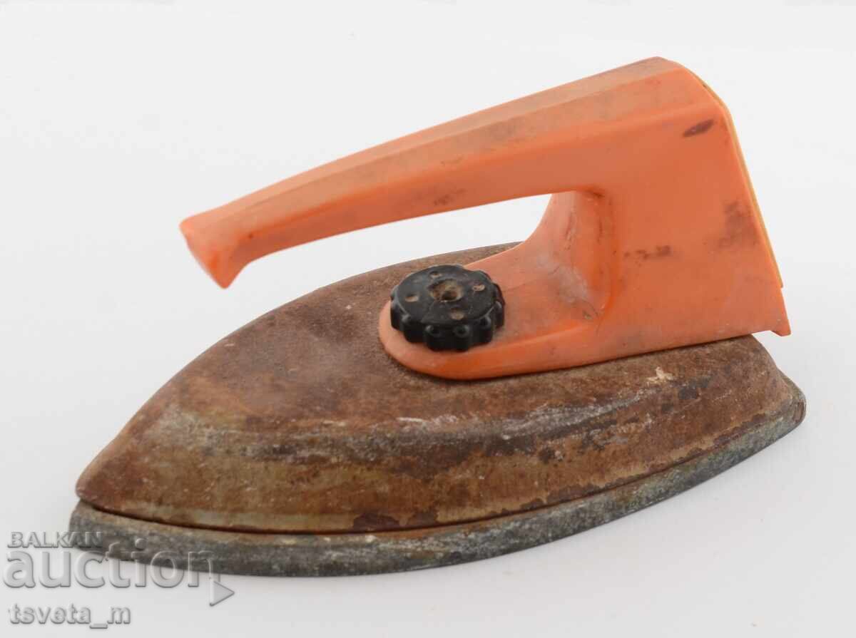 Jucărie pentru copii, fier metalic, social cu preț 5.00 BGN | € 2.56 Jucărie pentru copii, fier metalic, social cu preț 5.00 BGN | € 2.56