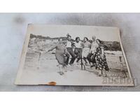 Photo Varna Men and women on the pier